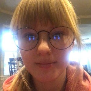 Meet your Posher, Liza